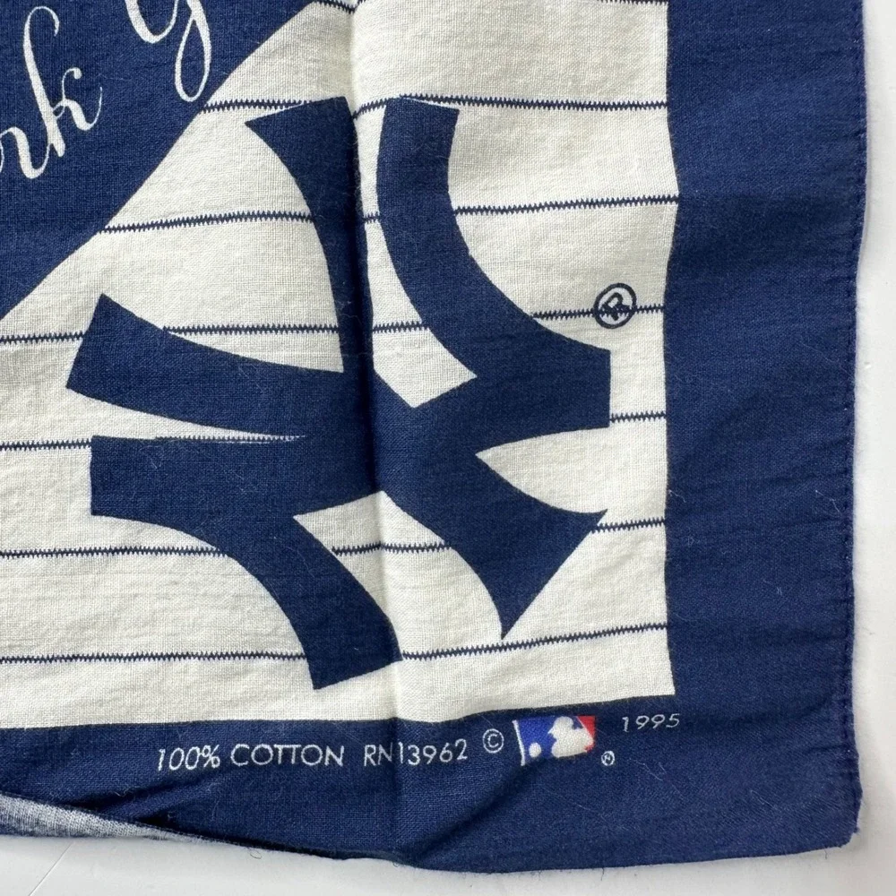 Vtg 90s New York Yankees MLB Bandana Pinstripe Cotton Baseball Handkerchief 1995
